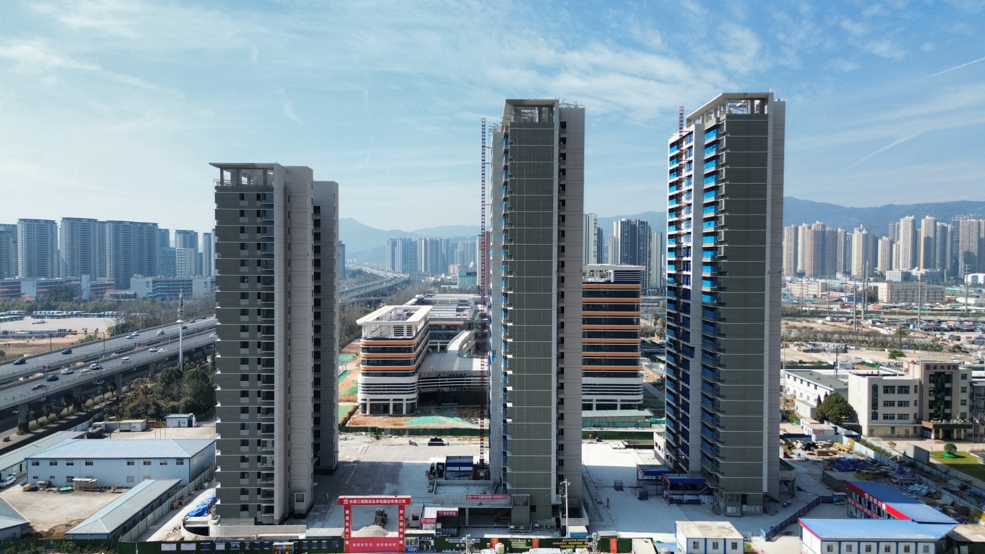 昆明市西山区草海片区KCXS2024-2号地块保险性住房项目顺利通过主体结构分部工程验收