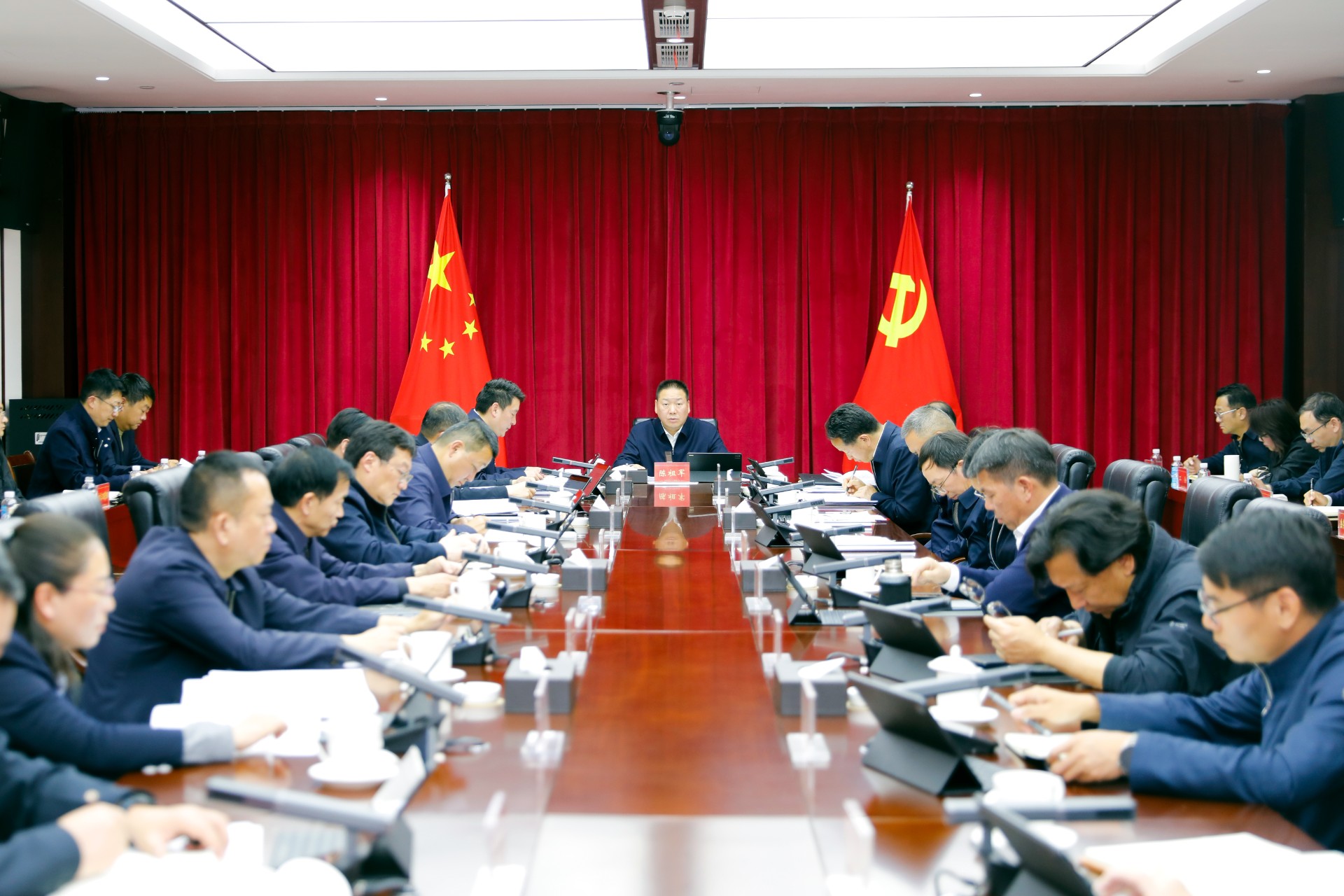 集团党委理论进建中心组进行集中进建会议 当真进建领会习近平总书记关于设置和践行正确政绩观的沉要论说