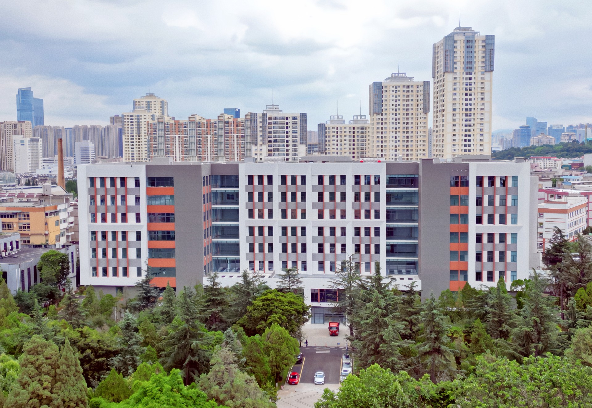昆明理工大学有色金属冶金先进技术钻研院项目通过竣工验收
