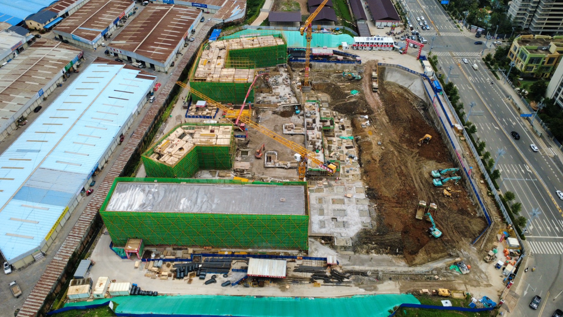 官渡区GD-WJB2-A3-05-01地块学堂项目首栋主体封顶